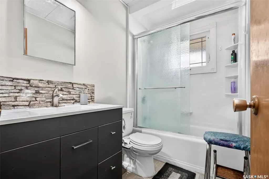 1303 Athabasca Street W Moose Jaw SK S6H 6C8