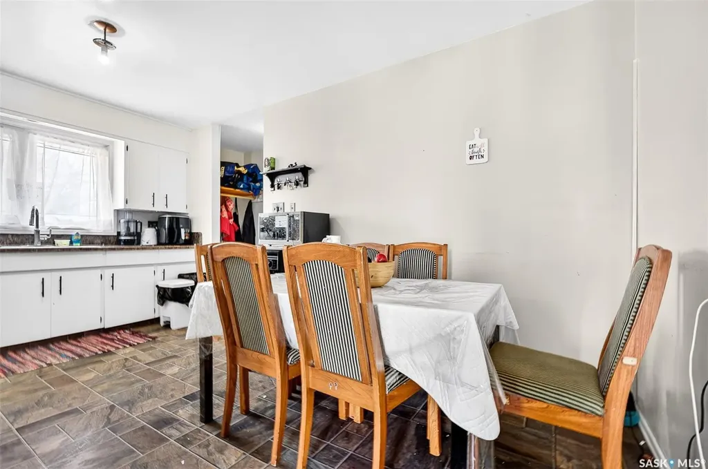 1303 Athabasca Street W Moose Jaw SK S6H 6C8