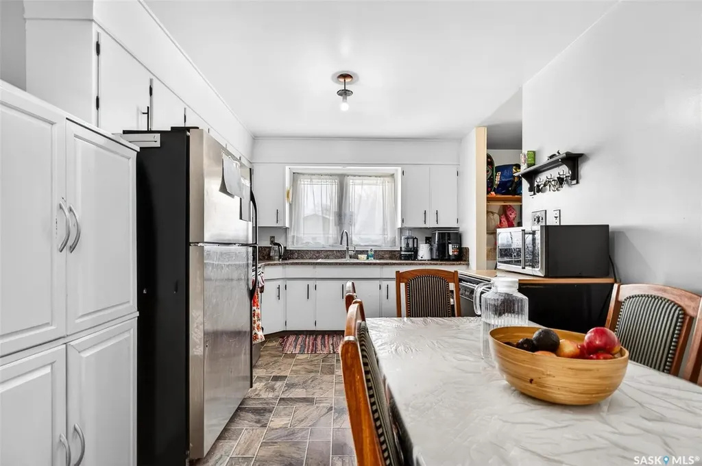 1303 Athabasca Street W Moose Jaw SK S6H 6C8