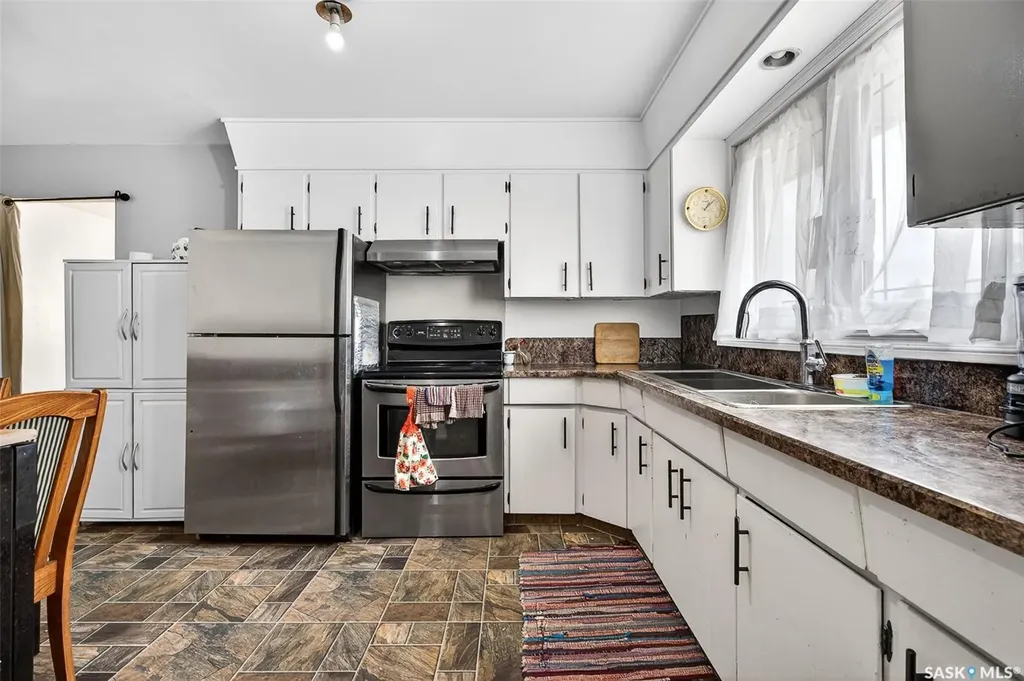 1303 Athabasca Street W Moose Jaw SK S6H 6C8