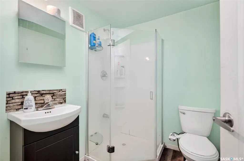 1303 Athabasca Street W Moose Jaw SK S6H 6C8