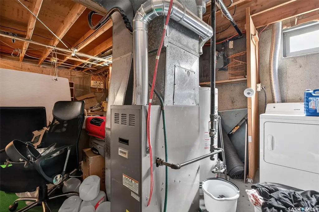 1303 Athabasca Street W Moose Jaw SK S6H 6C8