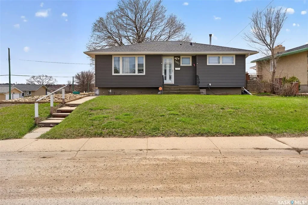 1303 Athabasca Street W Moose Jaw SK S6H 6C8