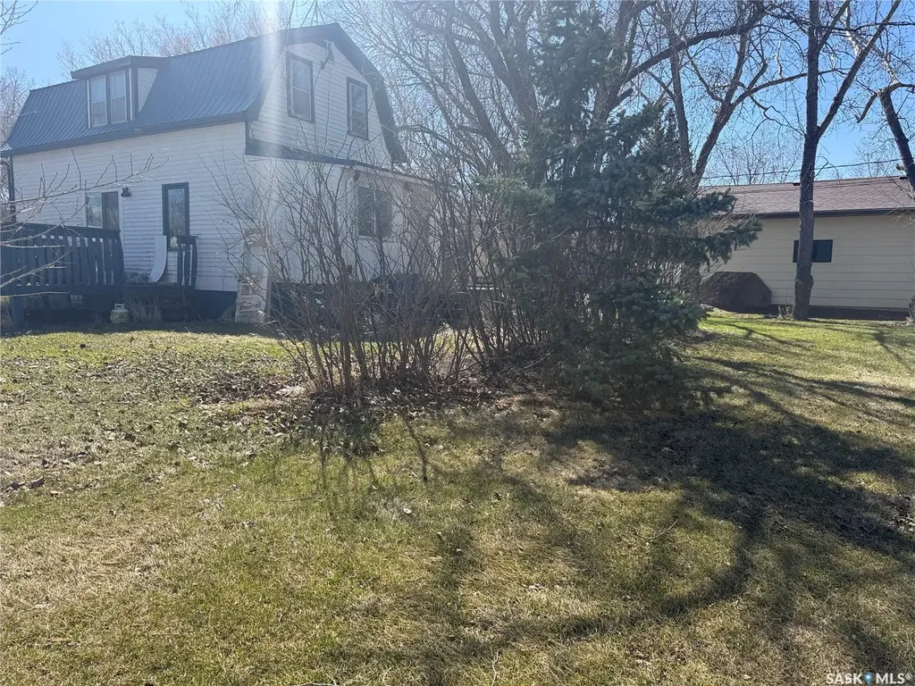 414 3rd Avenue Dodsland SK S0L 0V0