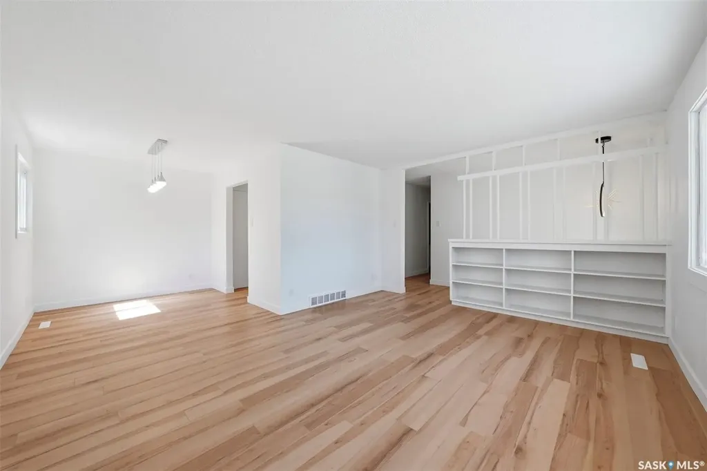 1310 East Centre Saskatoon SK S7J 3A9