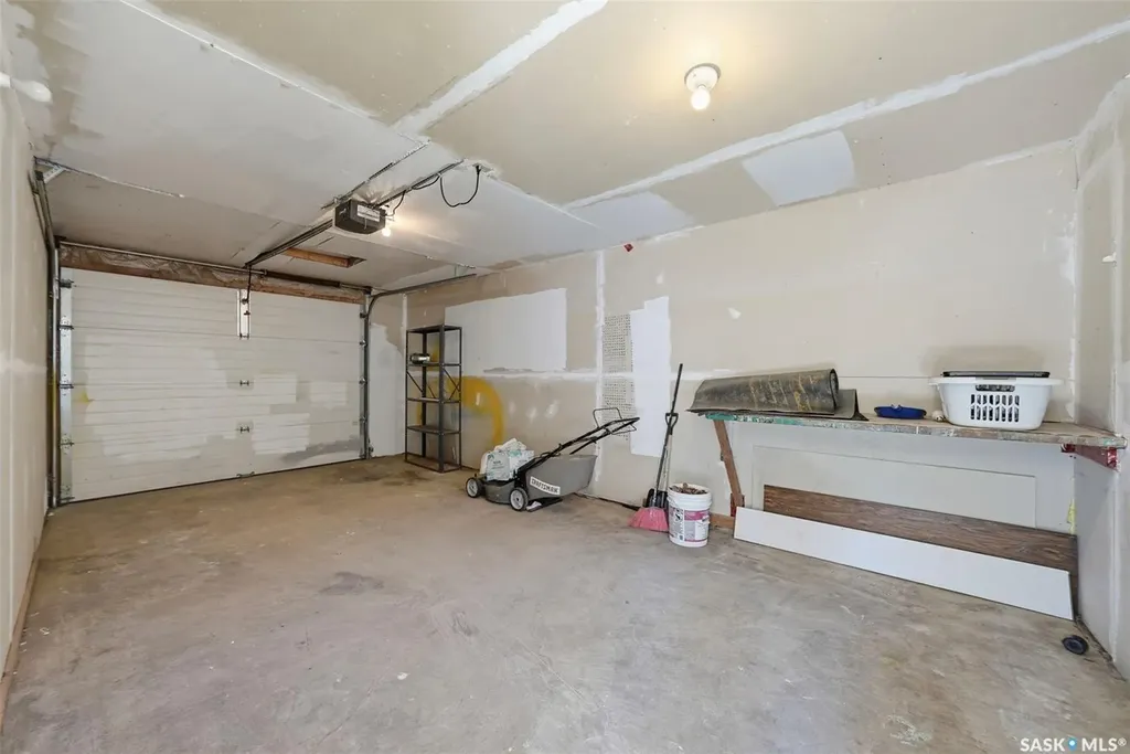 1310 East Centre Saskatoon SK S7J 3A9