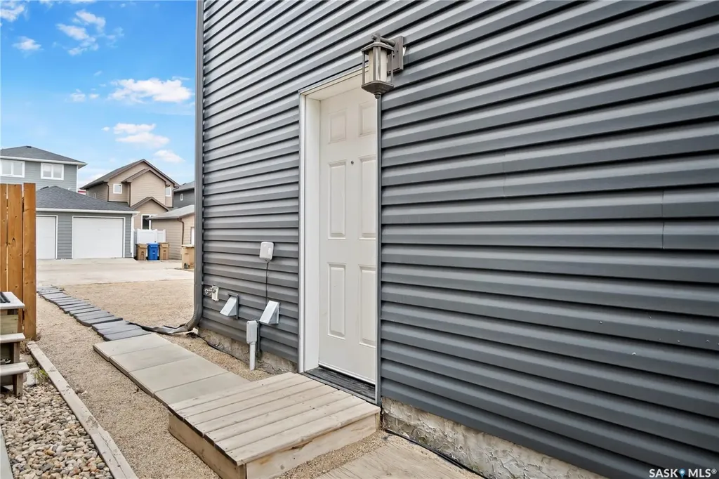 5422 Whereatt Road Regina SK S4W 0K4