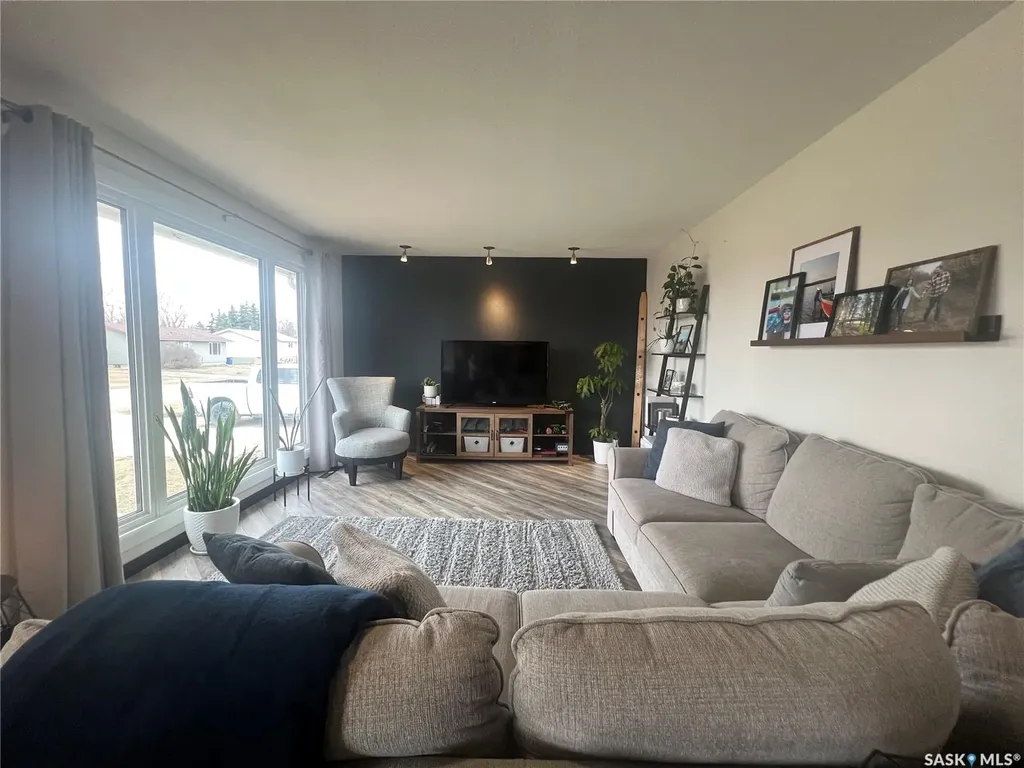901 Thompson Street Whitewood SK S0G 5C0