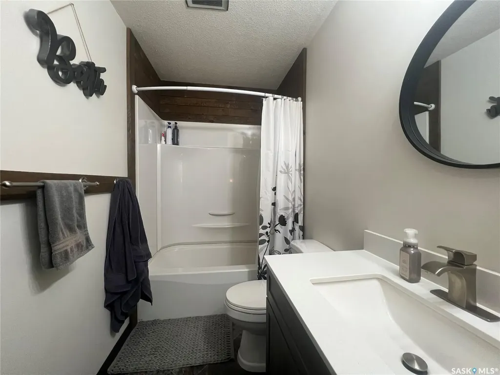 901 Thompson Street Whitewood SK S0G 5C0