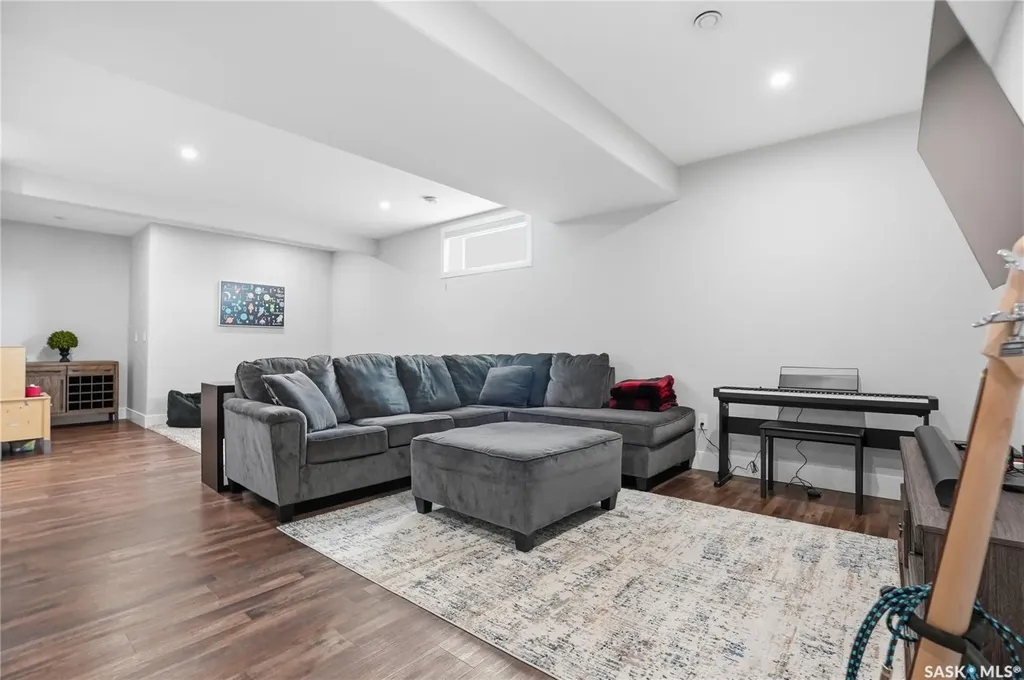 103 Flynn Manor Saskatoon SK S7V 0Z4