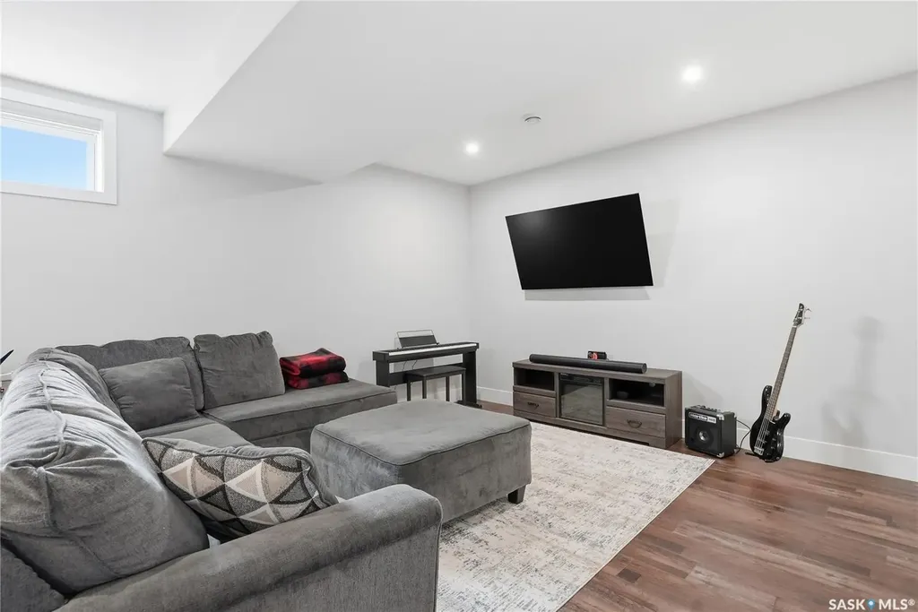 103 Flynn Manor Saskatoon SK S7V 0Z4