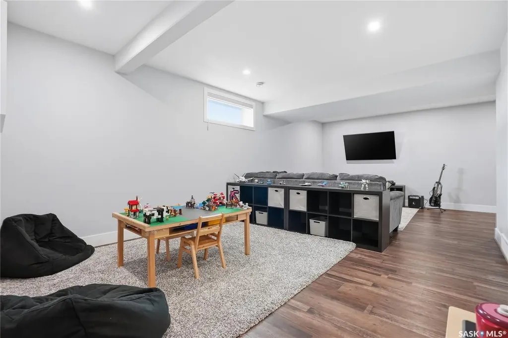 103 Flynn Manor Saskatoon SK S7V 0Z4