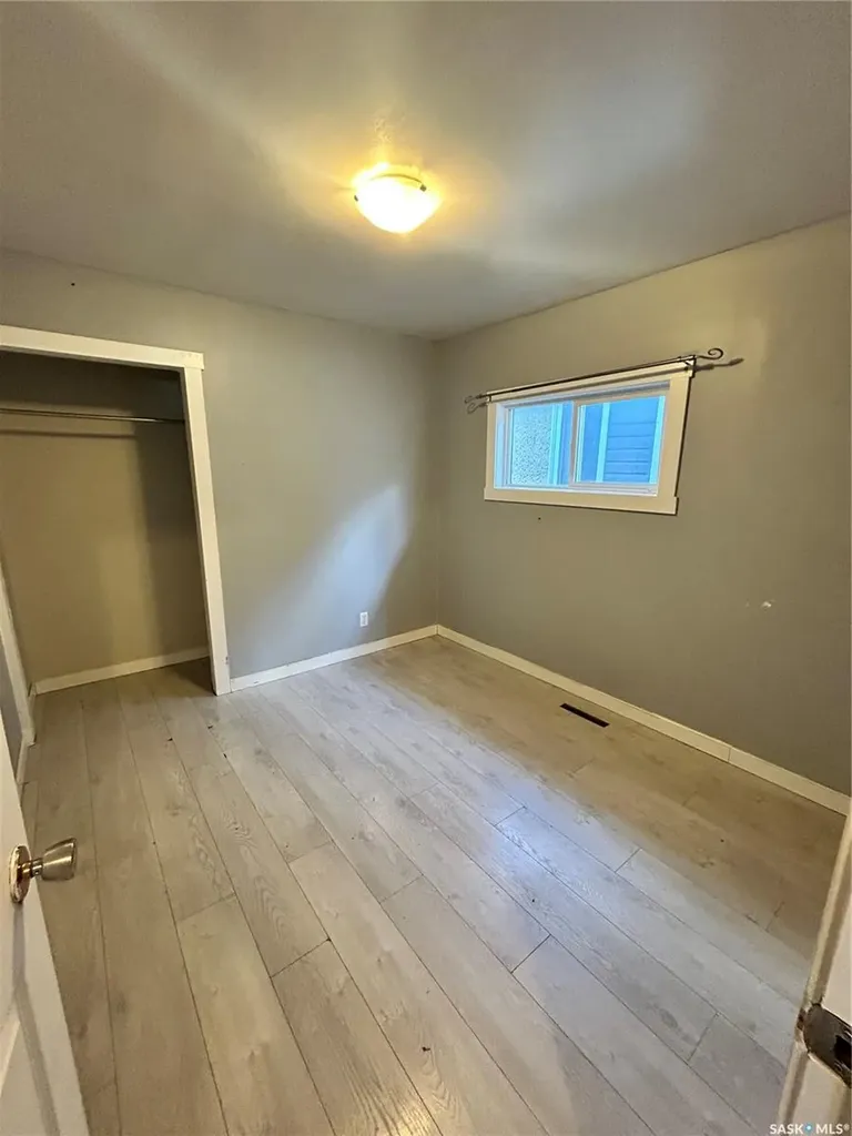 922 Garnet Street Regina SK S4T 2X5