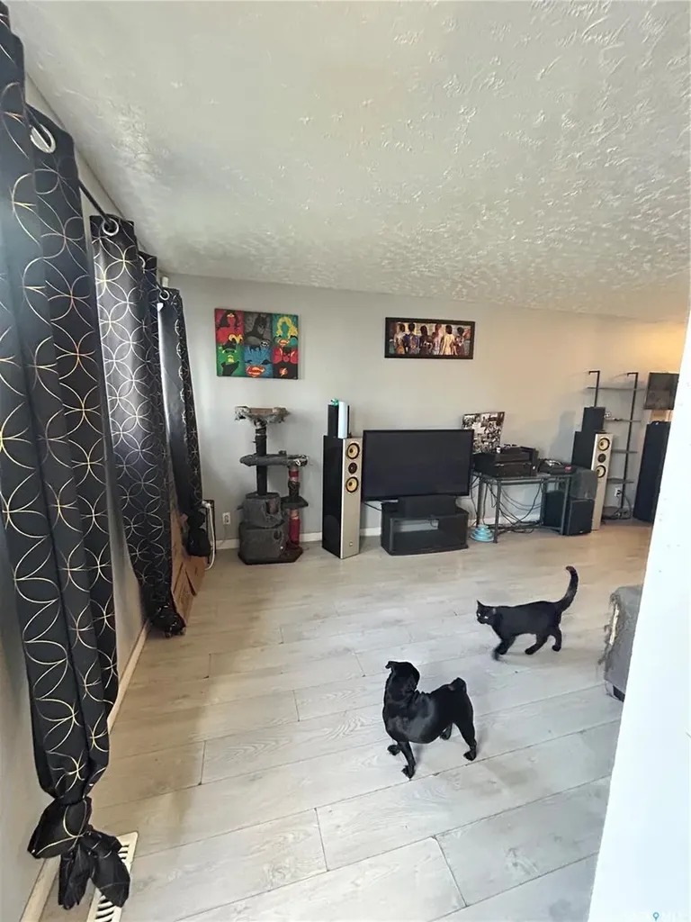 922 Garnet Street Regina SK S4T 2X5
