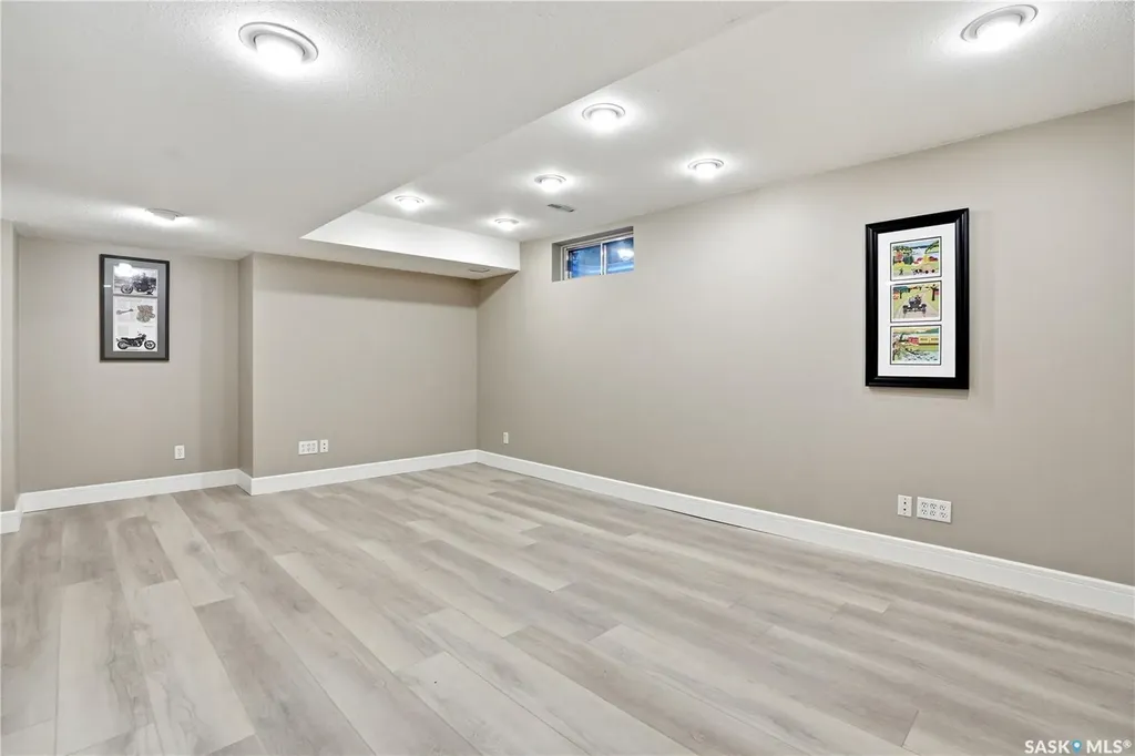 239 Scissons Court Saskatoon SK S7S 1C4