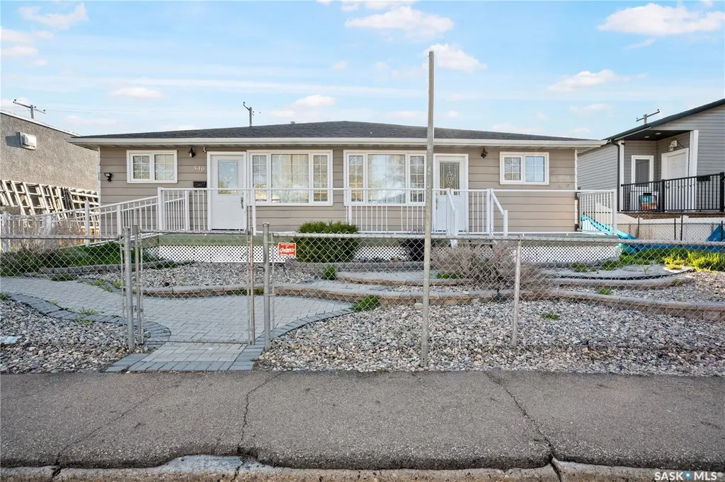 540 Wascana Street Regina SK S4R 4J2