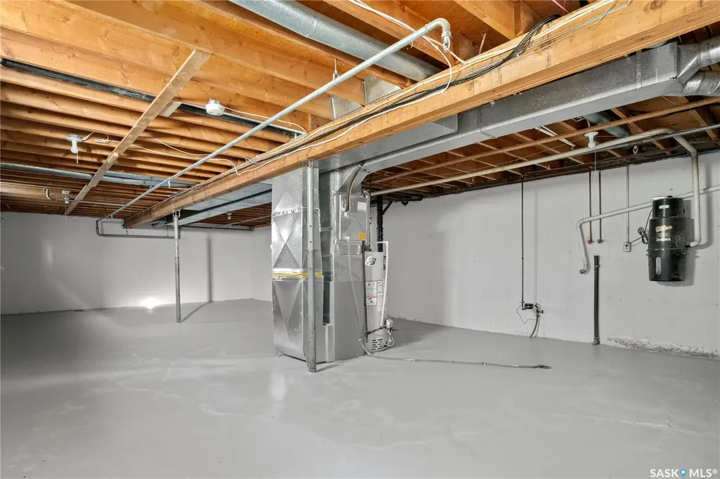 540 Wascana Street Regina SK S4R 4J2
