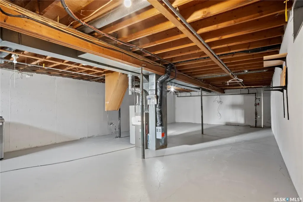 540 Wascana Street Regina SK S4R 4J2