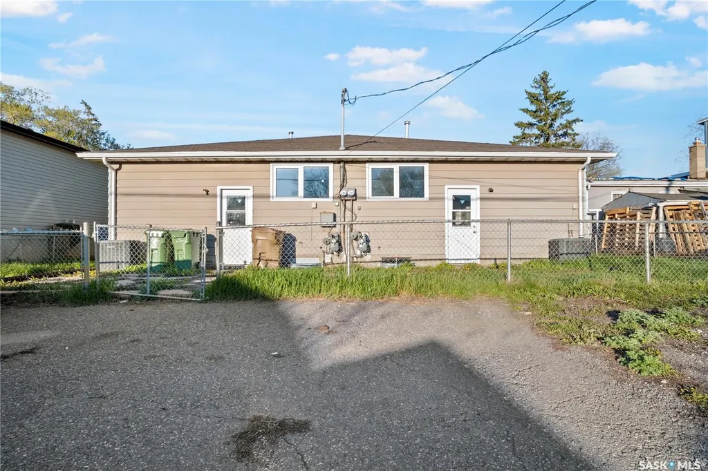 540 Wascana Street Regina SK S4R 4J2