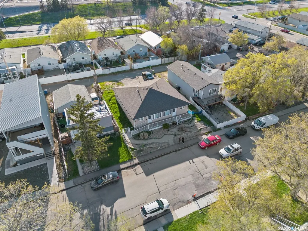 540 Wascana Street Regina SK S4R 4J2