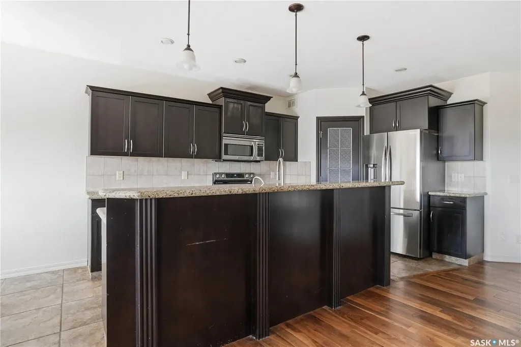 7111 Wascana Cove Drive Regina SK S4V 3G1