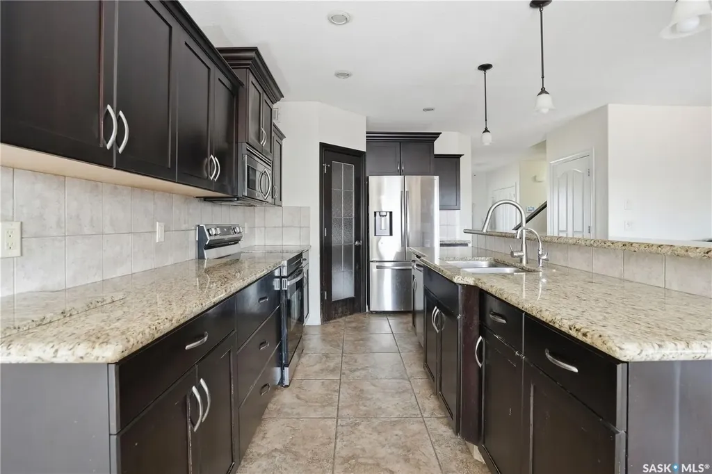 7111 Wascana Cove Drive Regina SK S4V 3G1