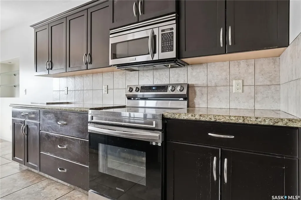 7111 Wascana Cove Drive Regina SK S4V 3G1