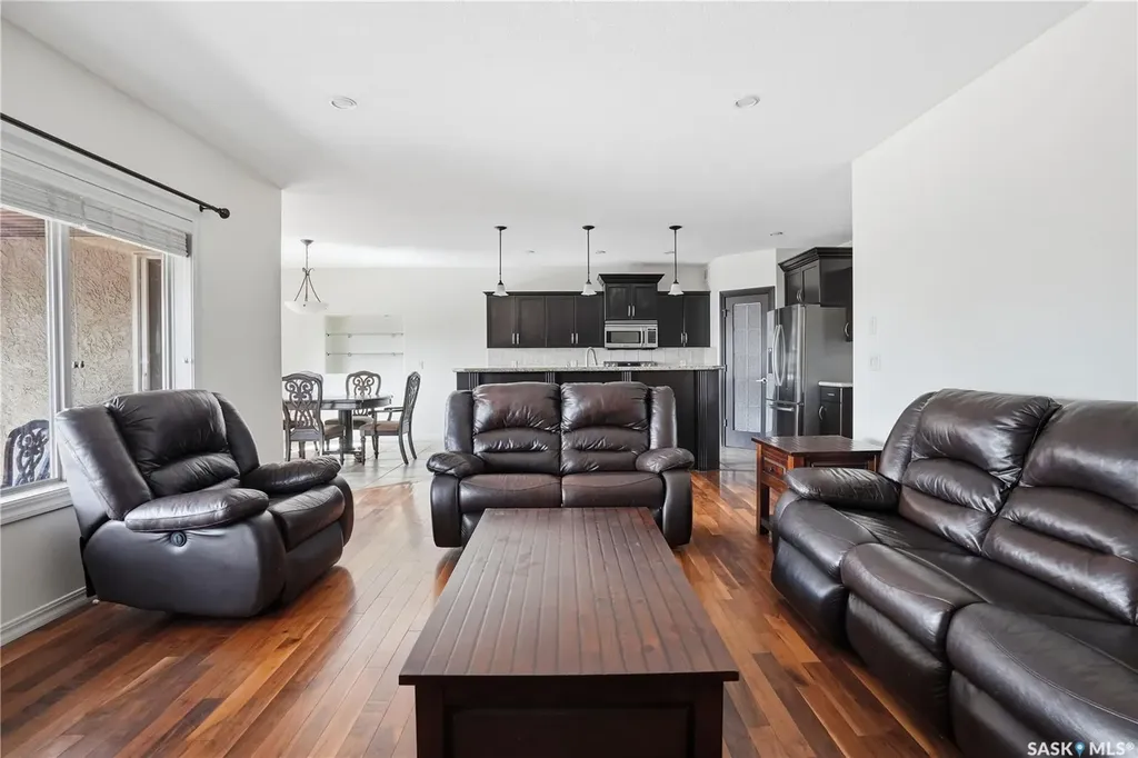 7111 Wascana Cove Drive Regina SK S4V 3G1