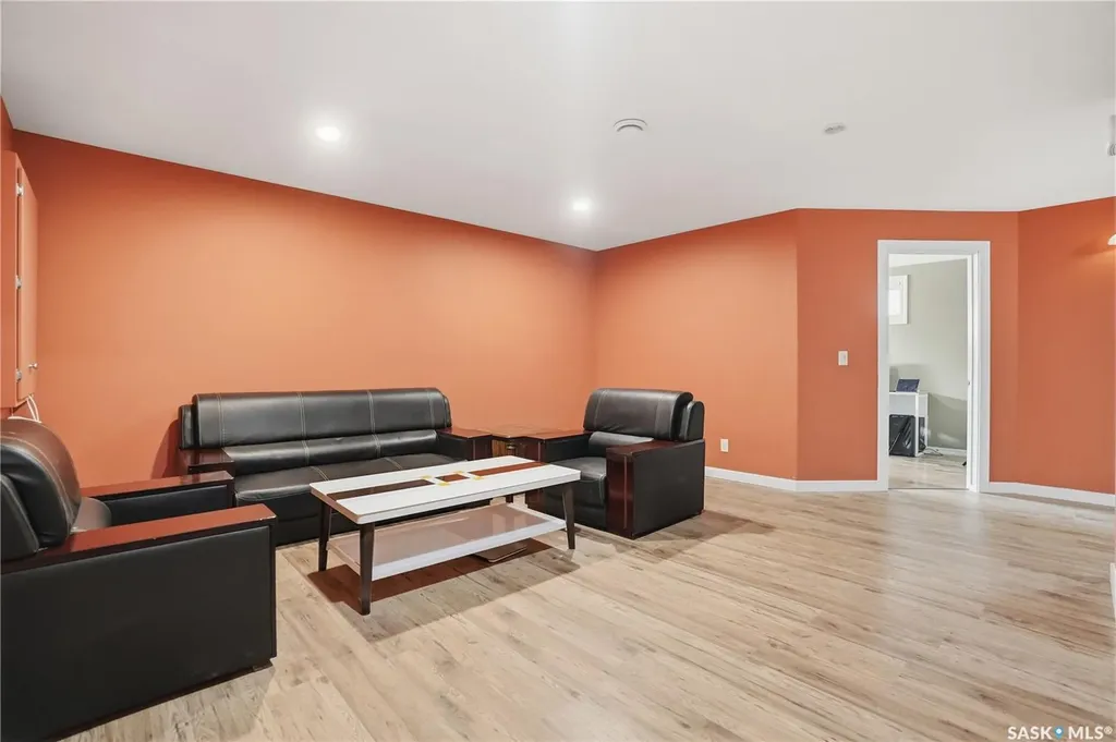 7111 Wascana Cove Drive Regina SK S4V 3G1