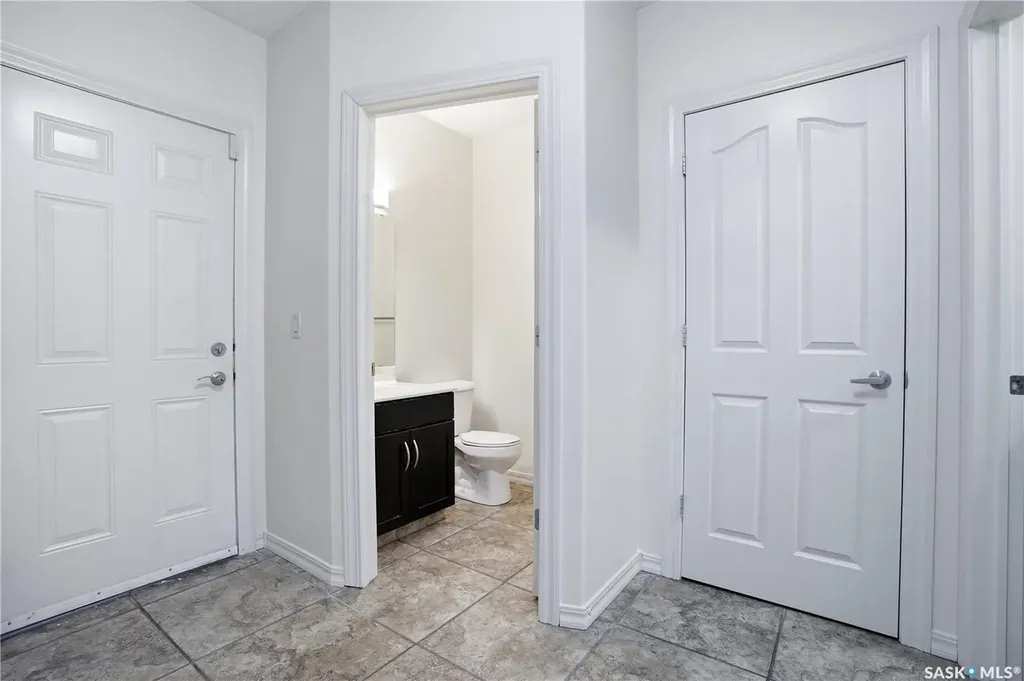 7111 Wascana Cove Drive Regina SK S4V 3G1