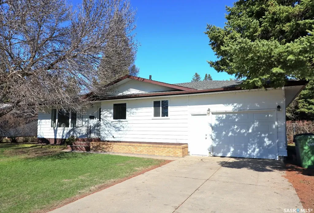 59 Alexandra Avenue Yorkton SK S3N 2J6