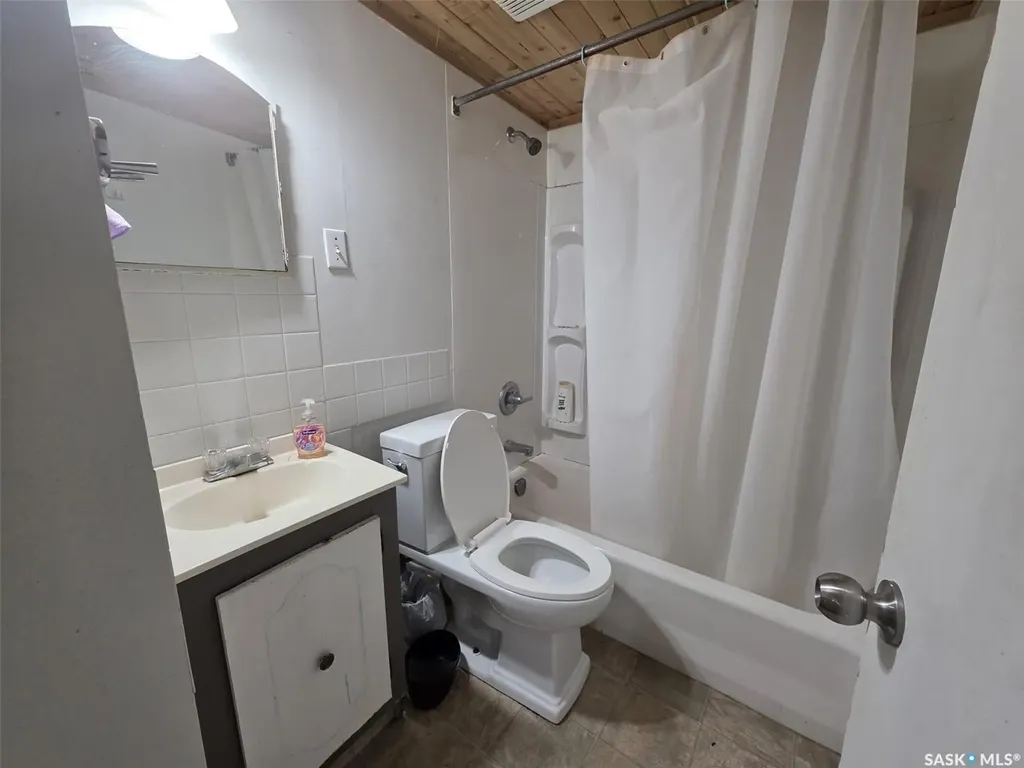1116 Cumberland Avenue S Saskatoon SK S7H 2L7