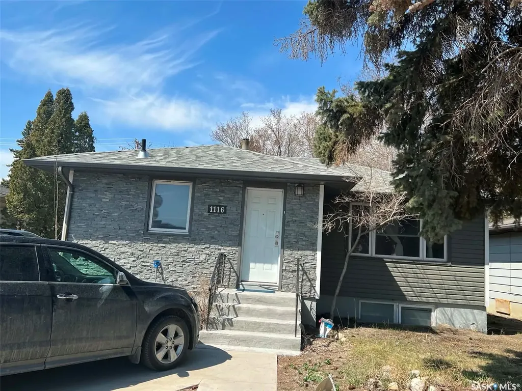 1116 Cumberland Avenue S Saskatoon SK S7H 2L7