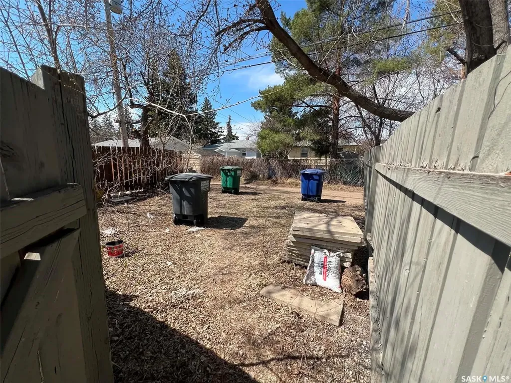 1116 Cumberland Avenue S Saskatoon SK S7H 2L7