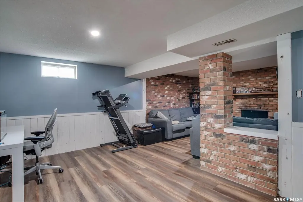 1301 33rd Street W Saskatoon SK S7L 0X1