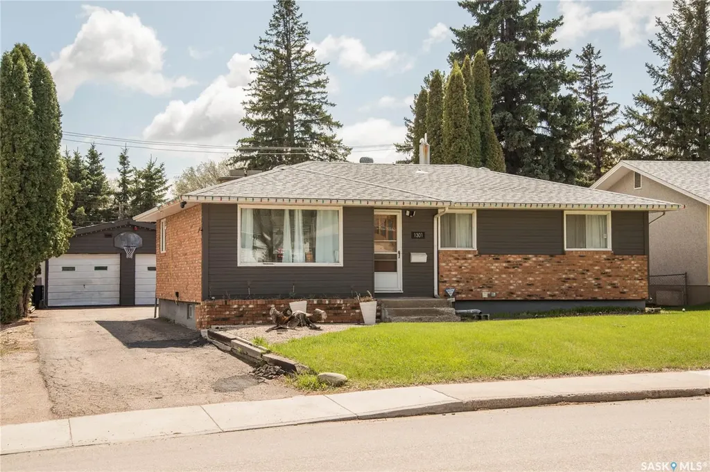 1301 33rd Street W Saskatoon SK S7L 0X1