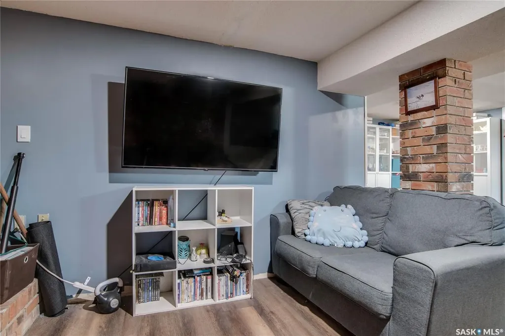1301 33rd Street W Saskatoon SK S7L 0X1