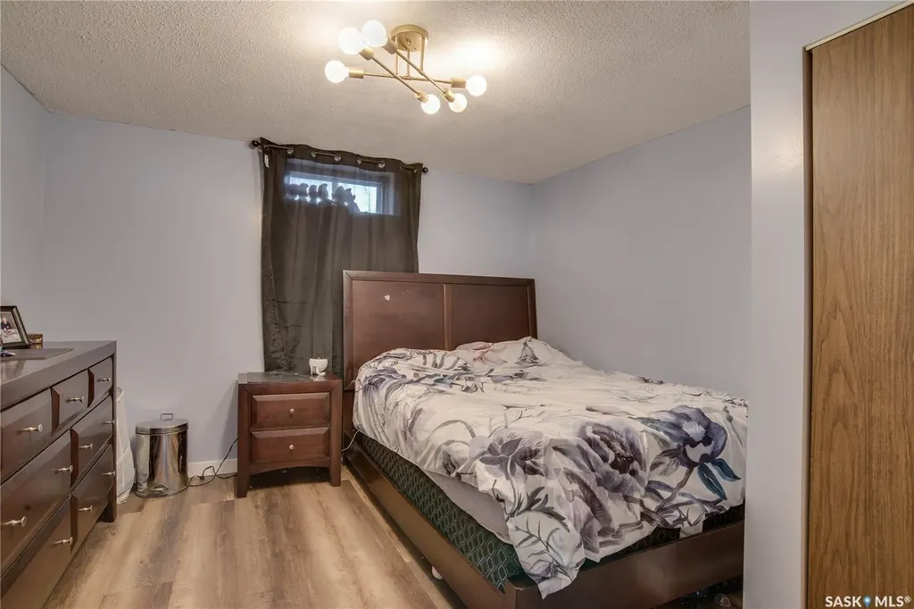 1301 33rd Street W Saskatoon SK S7L 0X1