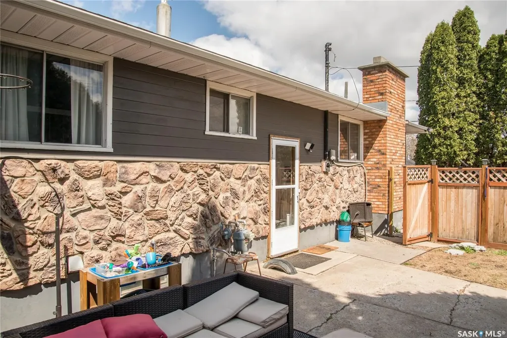 1301 33rd Street W Saskatoon SK S7L 0X1