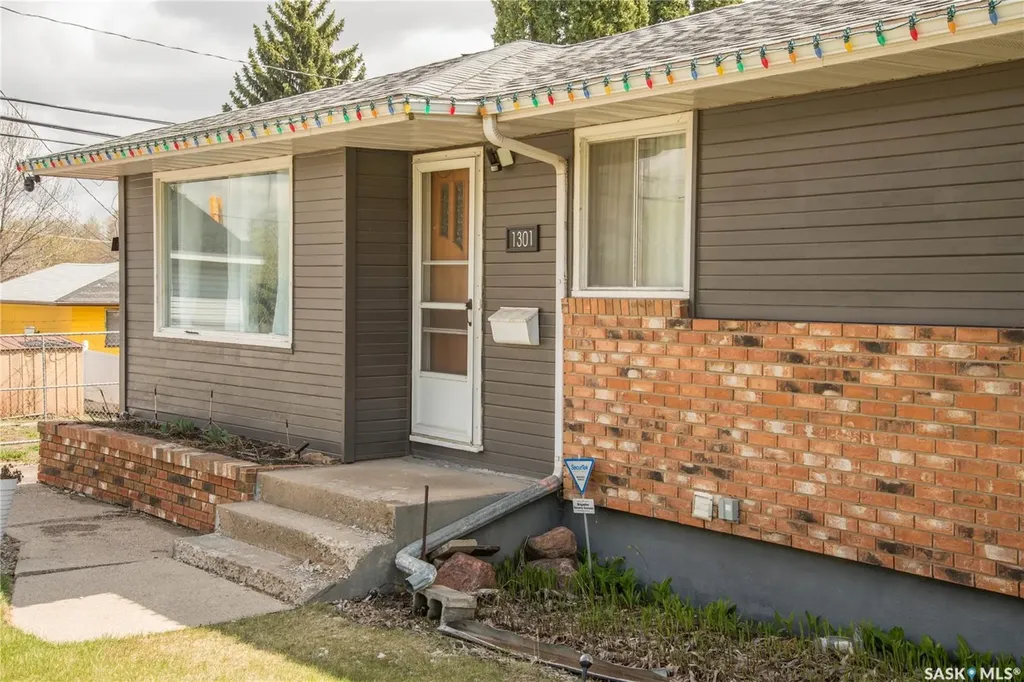 1301 33rd Street W Saskatoon SK S7L 0X1