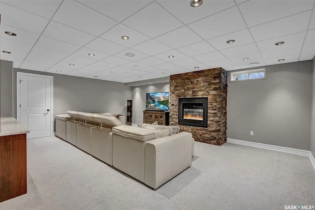 8531 Thurston Crescent Regina SK S4Y 1A2