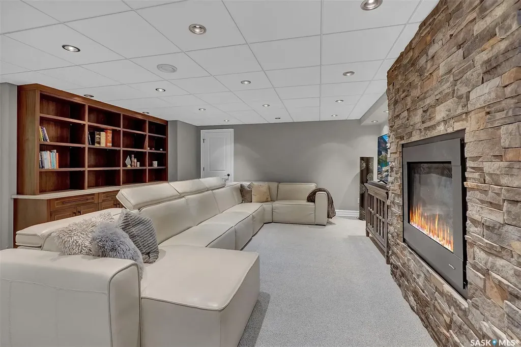 8531 Thurston Crescent Regina SK S4Y 1A2