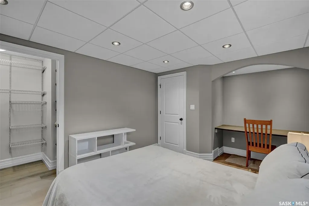 8531 Thurston Crescent Regina SK S4Y 1A2