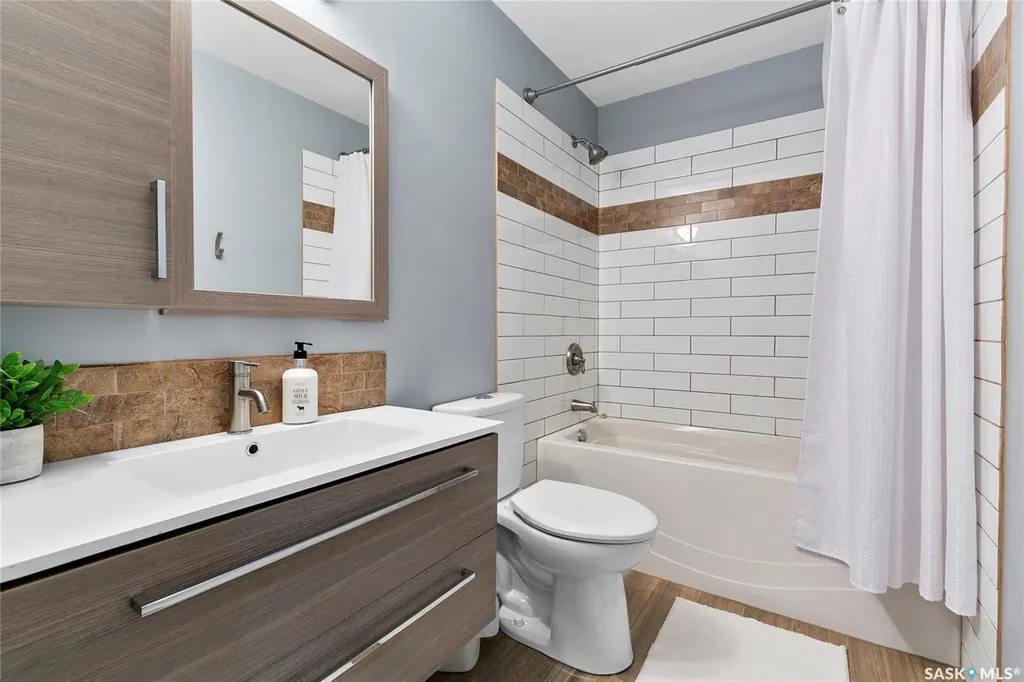 1206 Flexman Crescent N Regina SK S4X 2Y8