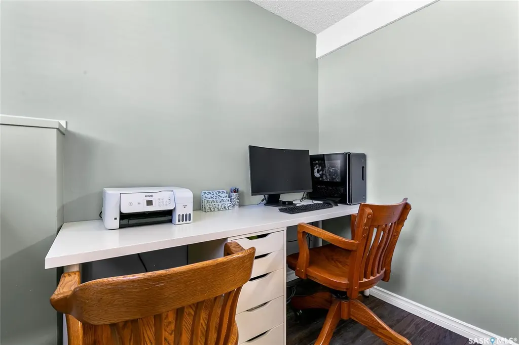 1206 Flexman Crescent N Regina SK S4X 2Y8