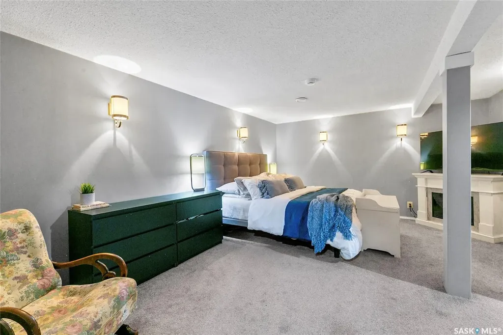 1206 Flexman Crescent N Regina SK S4X 2Y8