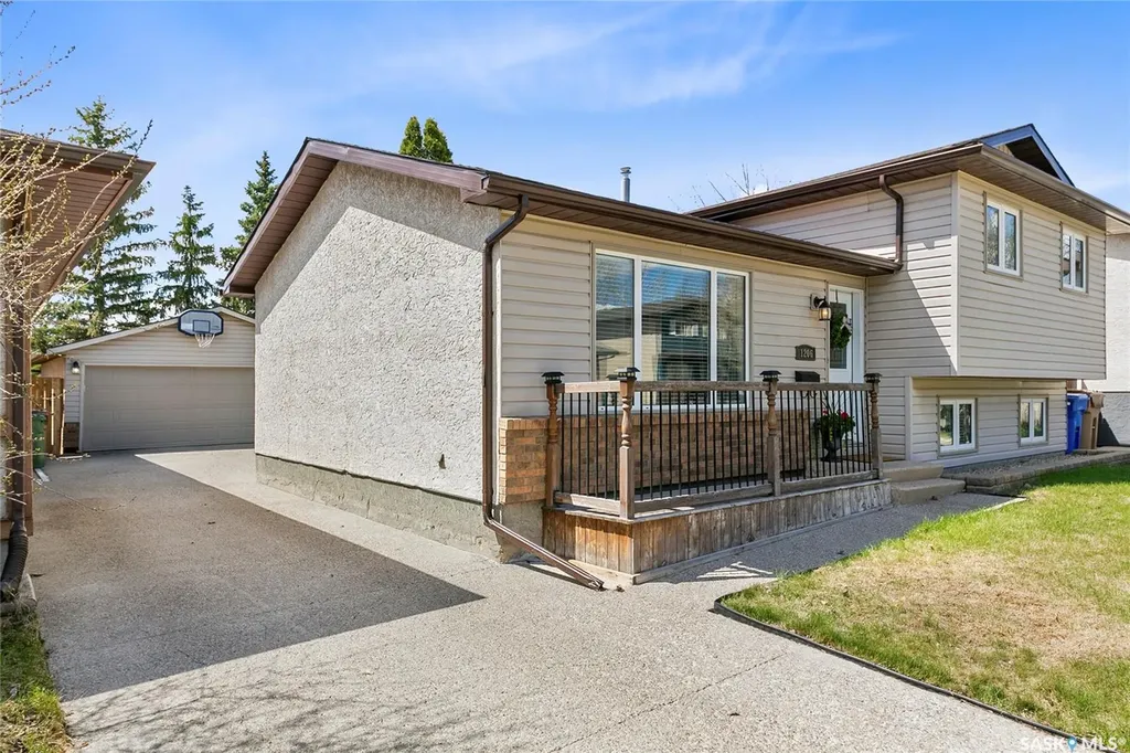 1206 Flexman Crescent N Regina SK S4X 2Y8