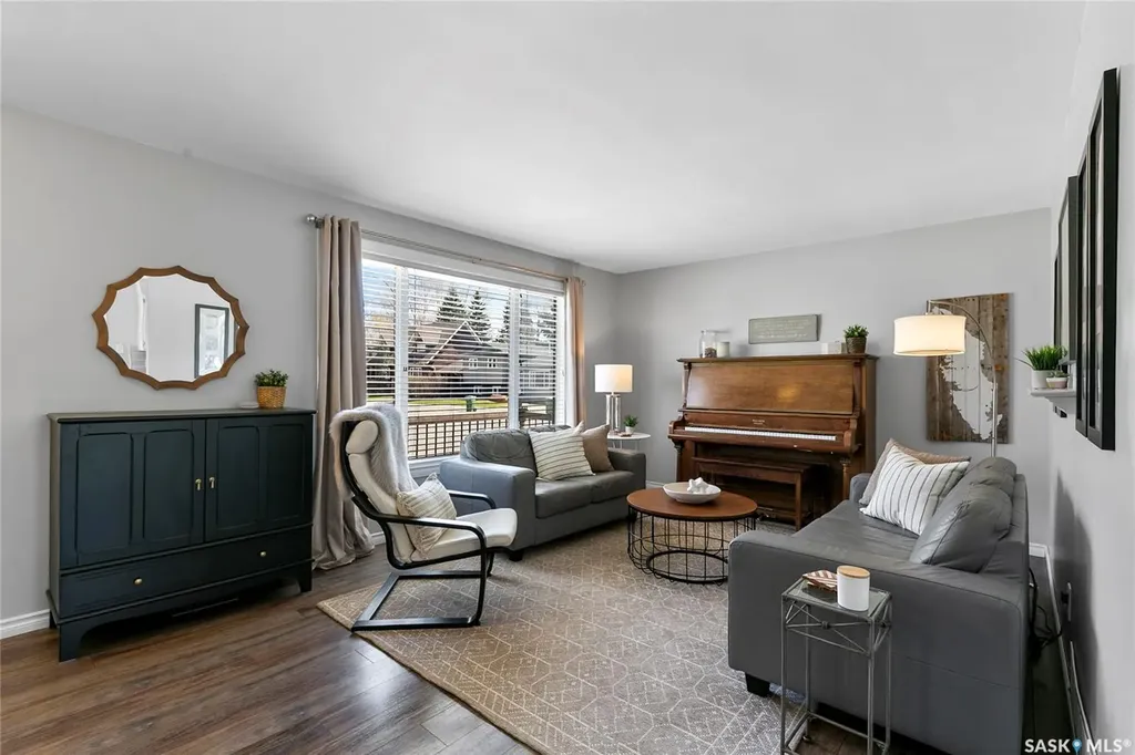 1206 Flexman Crescent N Regina SK S4X 2Y8