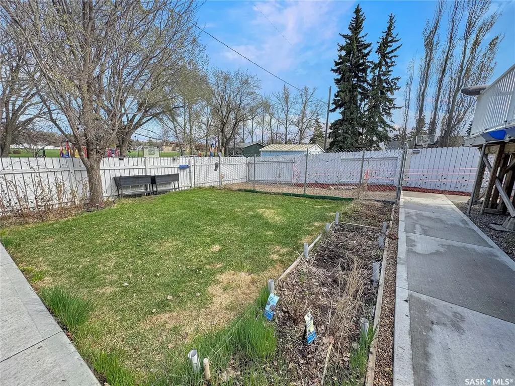 1742 93rd Street North Battleford SK S9A 0C8