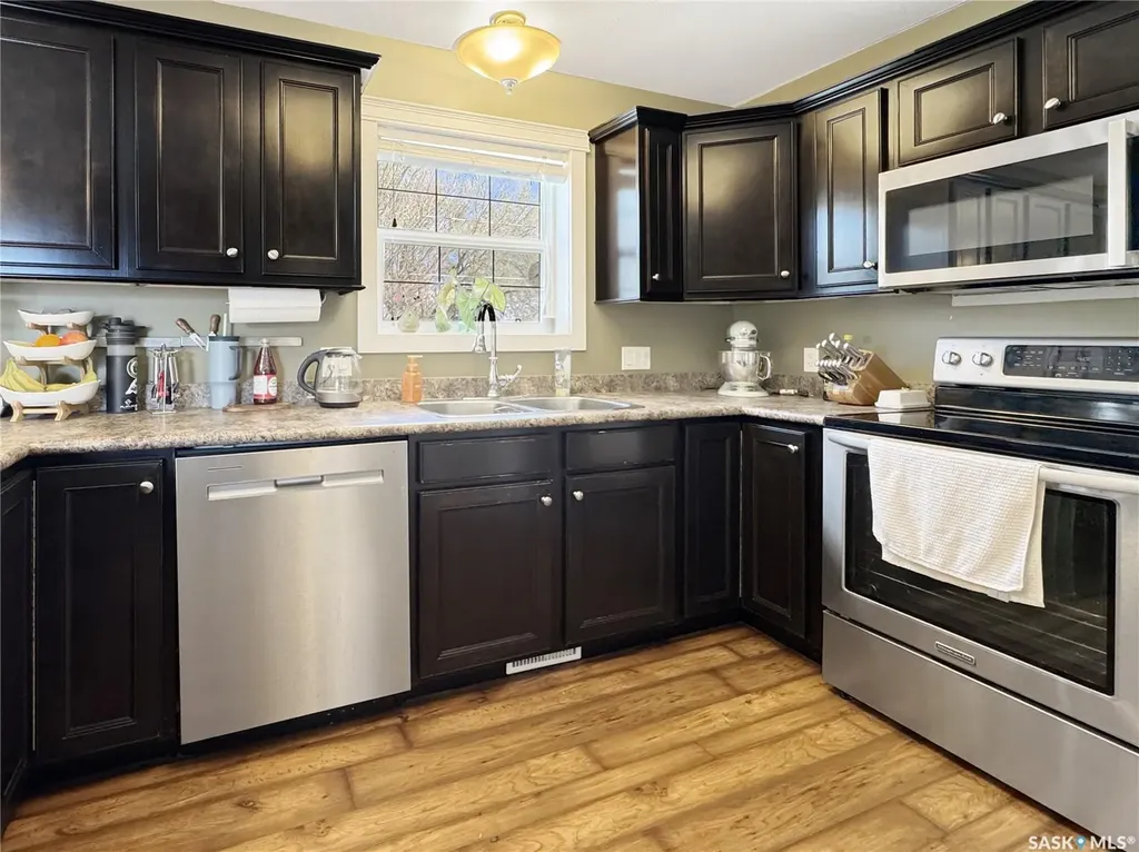 1742 93rd Street North Battleford SK S9A 0C8